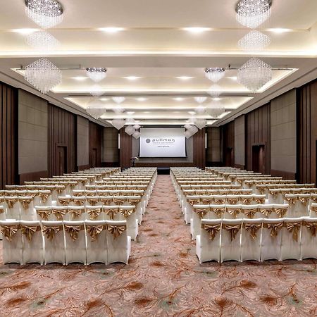 Pullman Yangon Centrepoint Hotel Екстериор снимка